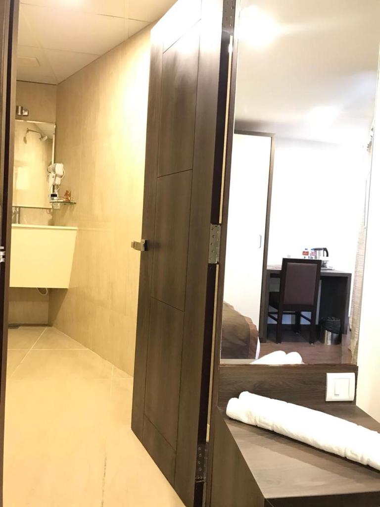 Двухместный (Deluxe Room with 24 Hours Check-in & Check-out), Hotel Royal Inn