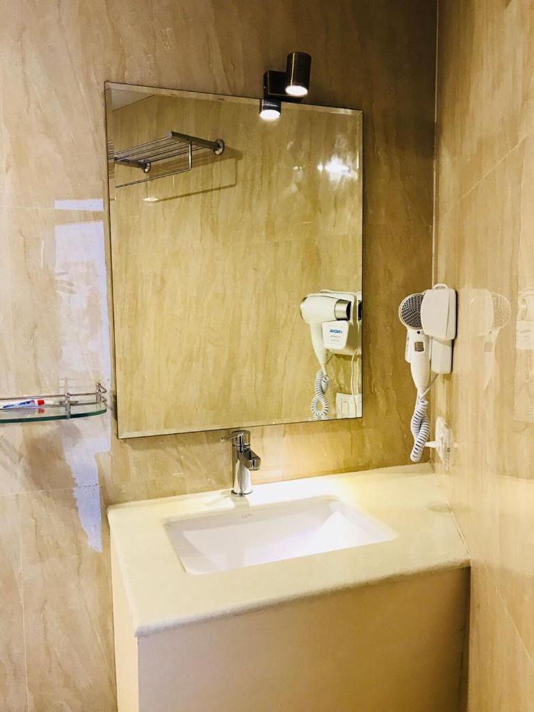 Двухместный (Deluxe Room with 24 Hours Check-in & Check-out), Hotel Royal Inn
