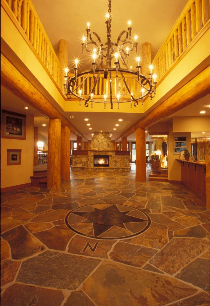 Snow Creek Lodge by Fernie Lodging Co photo 3