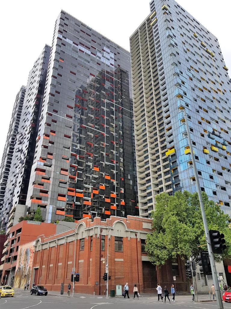 ReadySet Apartments at Madison photo 1