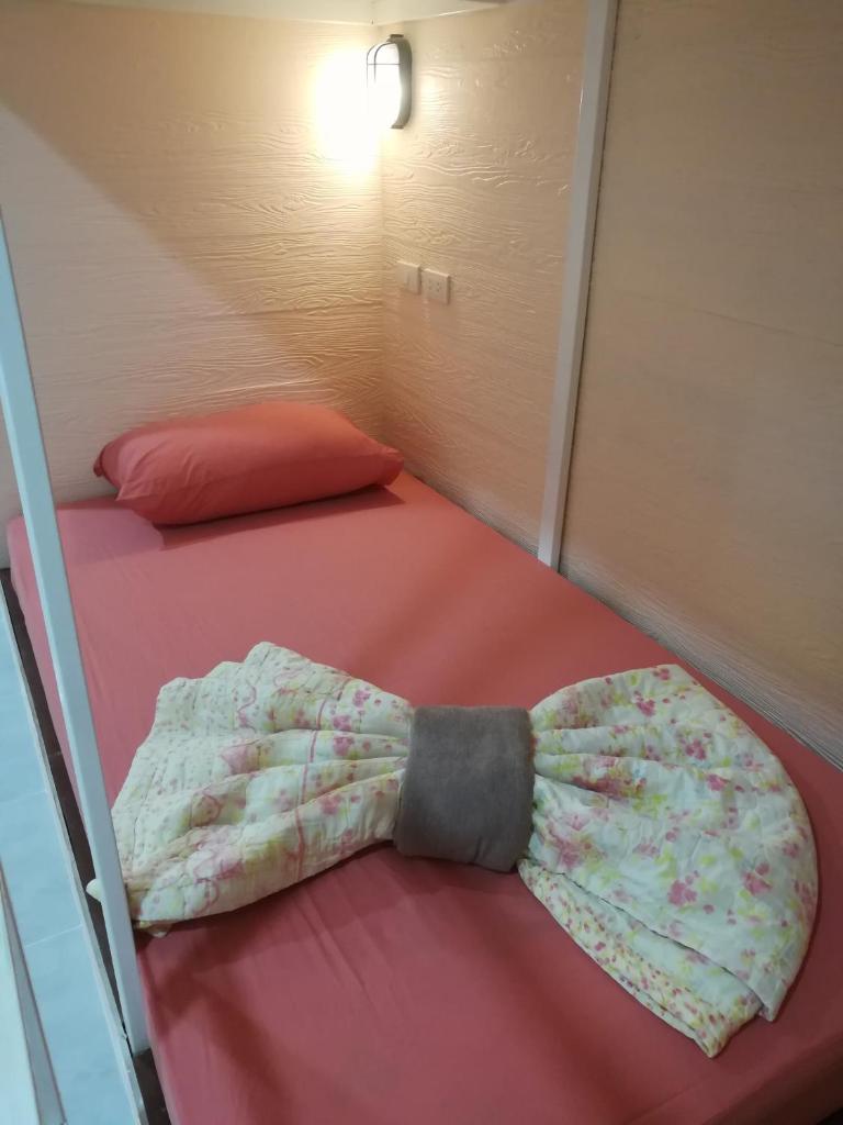 Номер (Кровать в общем 6-местном номере для мужчин и женщин), Koh Mook Hostel