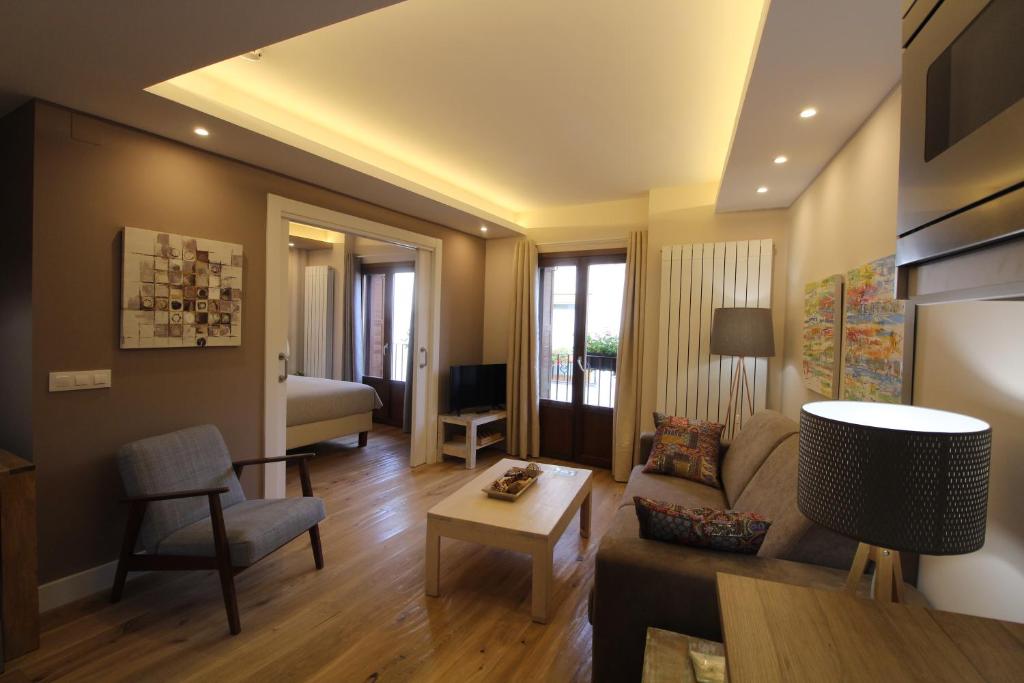 Apartamentos Turísticos Ezcaray photo 4
