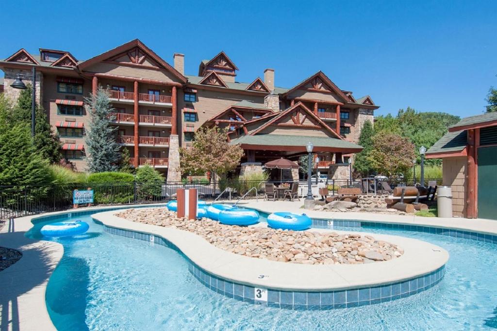 Bearskin Lodge on the River image
