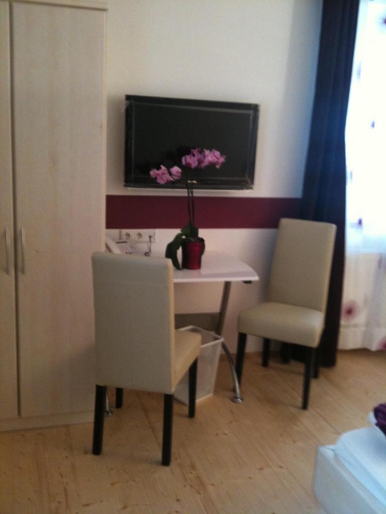 Hotel DAH-Inn photo 2