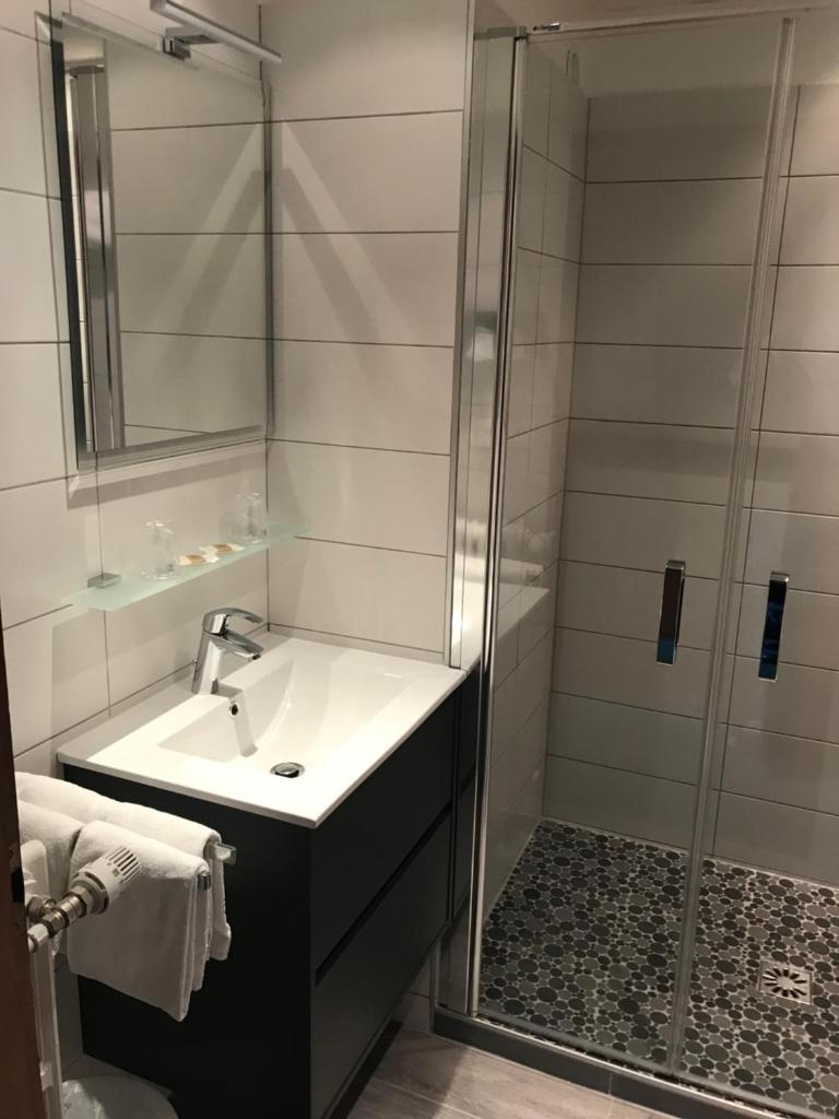 Hotel Restaurant Aux Trois Roses photo 1