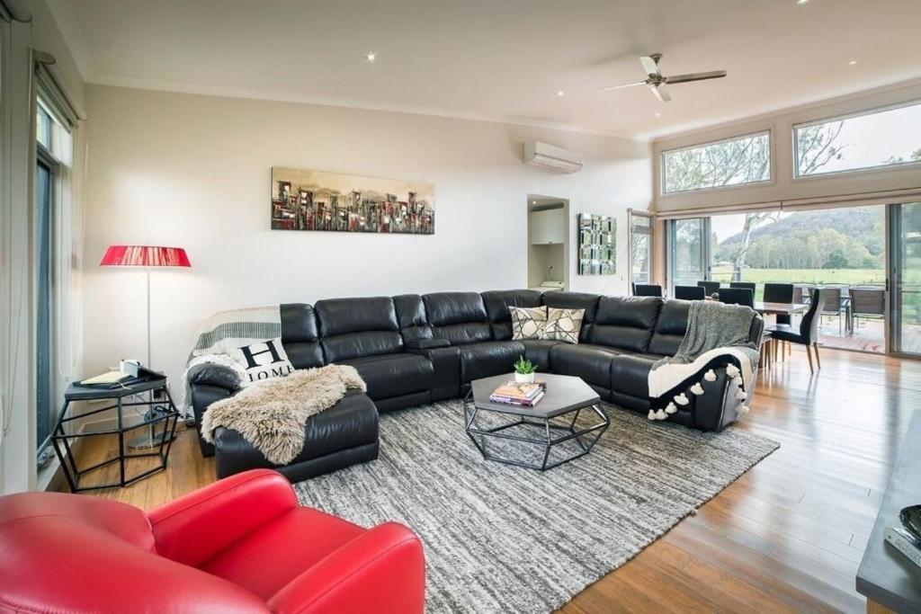 Hemley House Luxury in Halls Gap photo 3