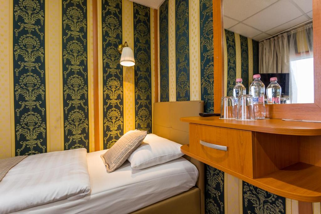Одноместный (Стандартная одноместная каюта на лодке), Grand Jules - Boat Hotel