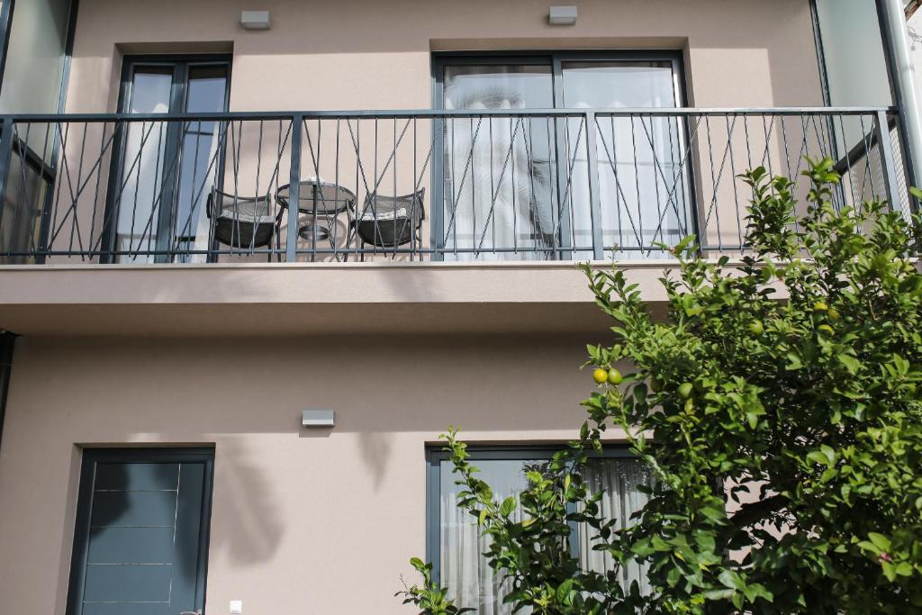 Lemon house photo 2