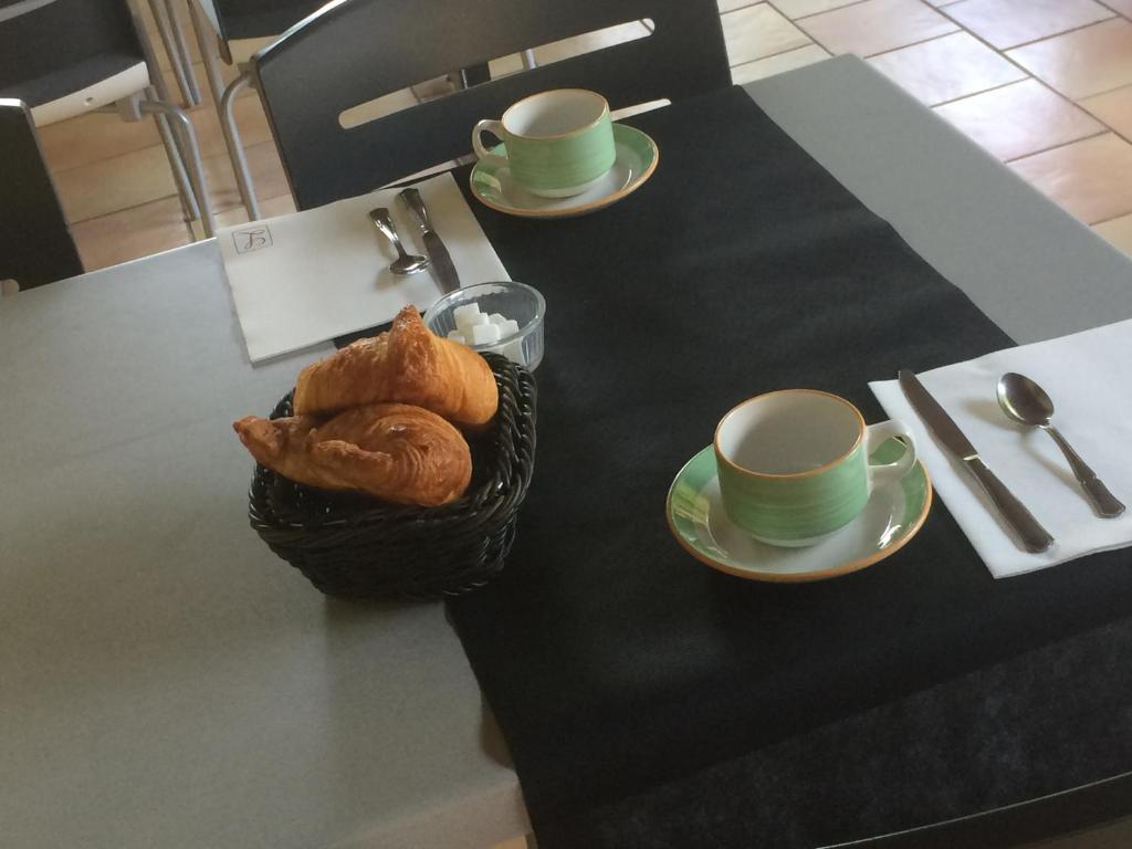 Logis Hotel Restaurant Le Flamant Rose camargue photo 3