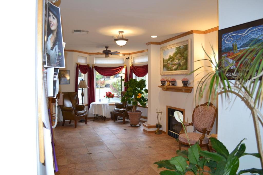 Anaco Bay Inn photo 2