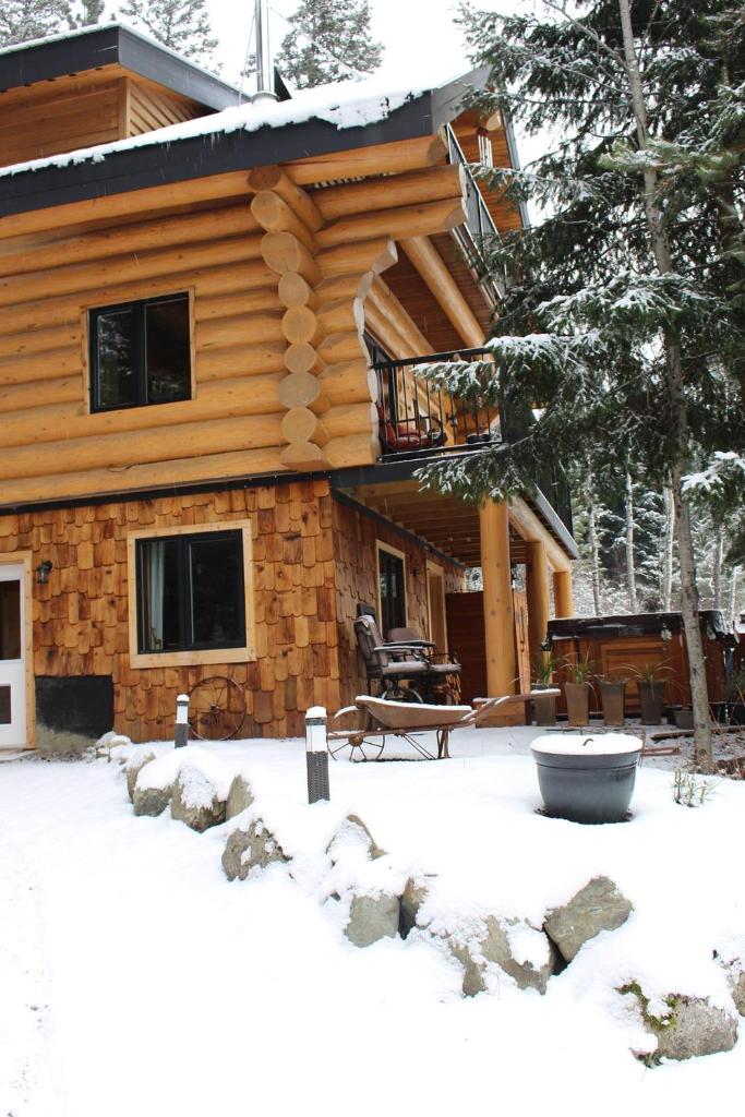 A Suite Retreat - Beyond Bed & Breakfast photo 1