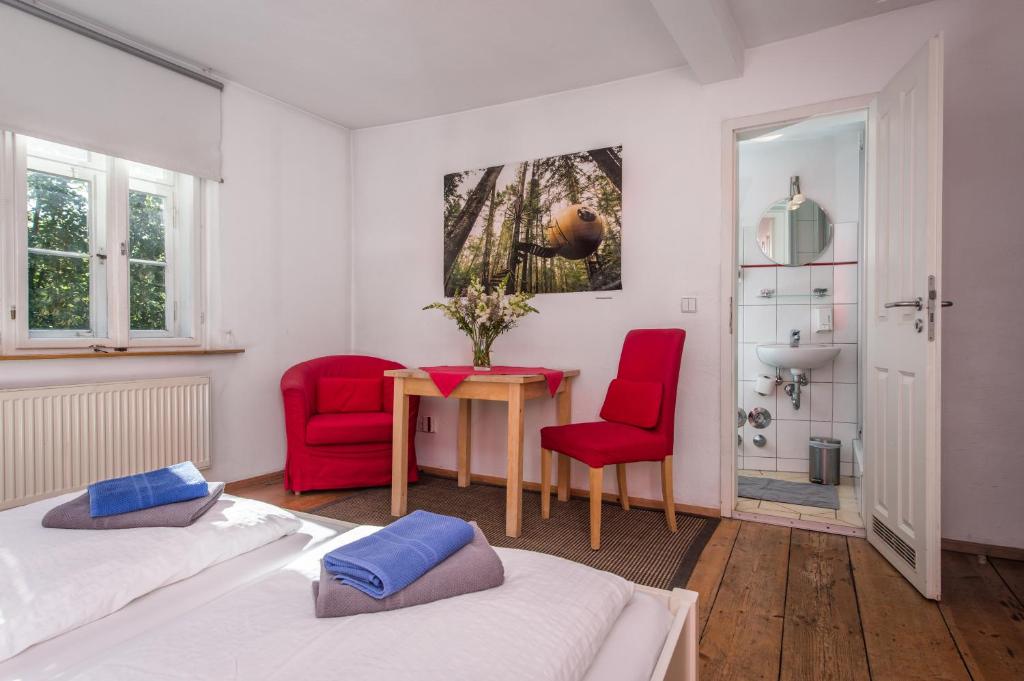 "goethezimmer" Ferienwohnung und Zimmer am Burgplatz photo 4