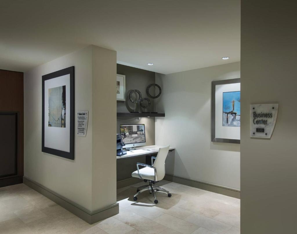 Global Luxury Suites at Boston Seaport photo 2