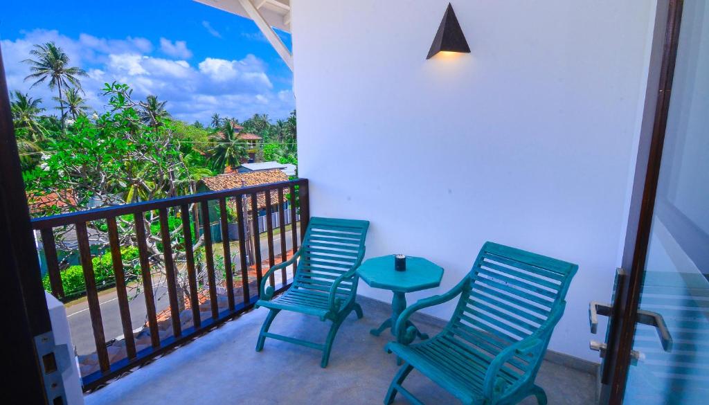 Семейный (Семейный номер с балконом), At Ease Beach Hotel