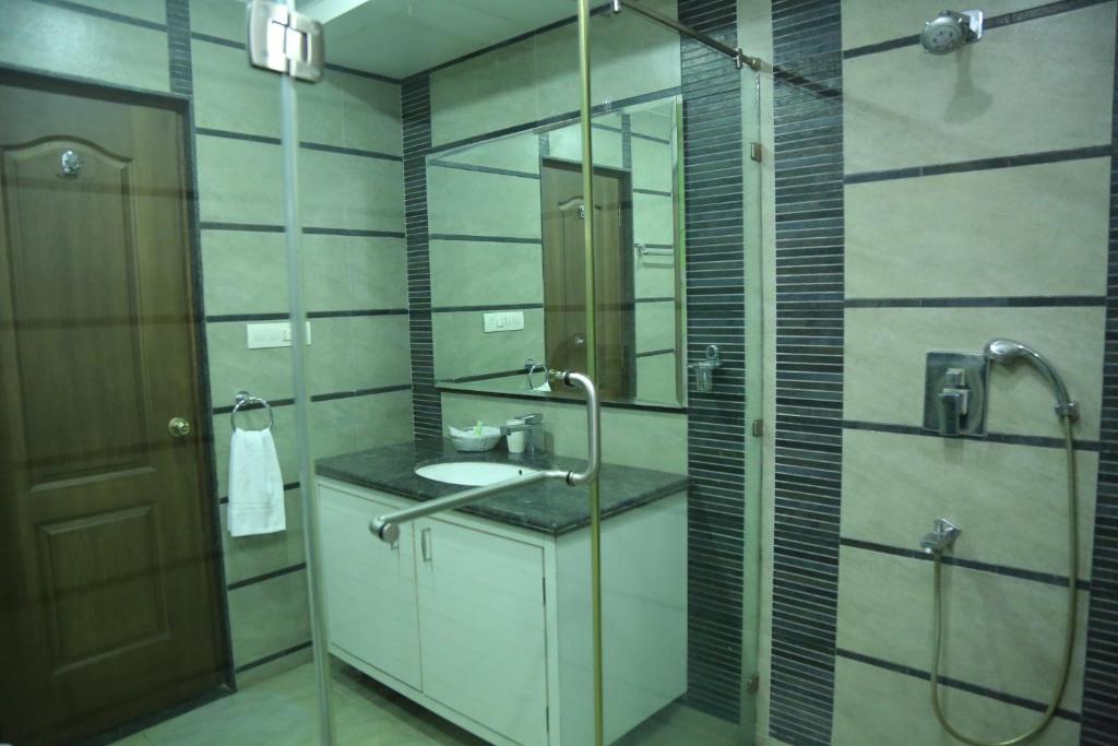 Двухместный (Номер Делюкс с кроватью размера «king-size»), Swan suites Madhapur