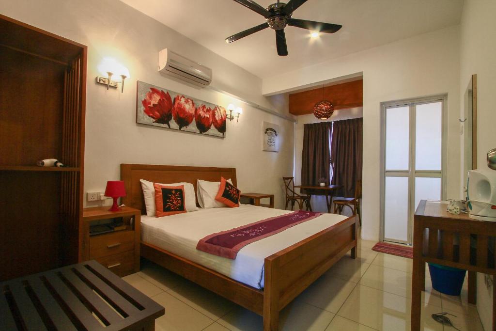 Двухместный (Номер Делюкс с кроватью размера «king-size» и собственной ванной комнатой), Magpie Residence