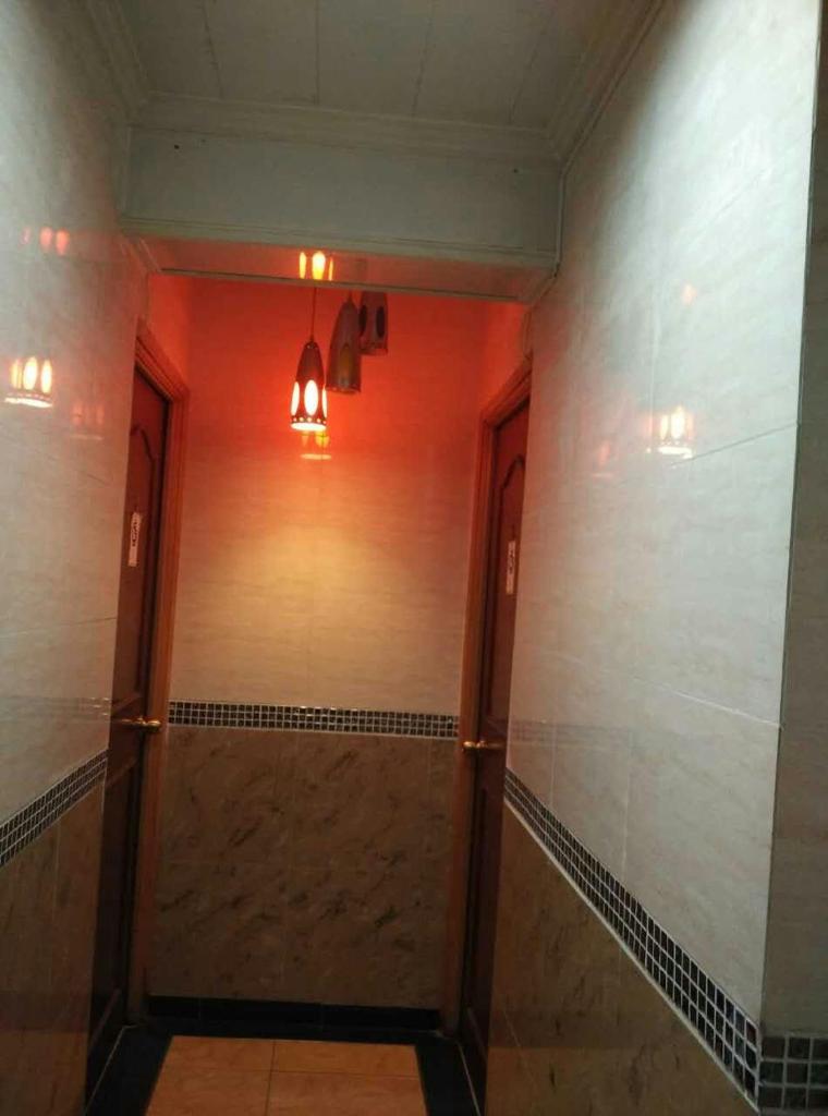 Трехместный (Трехместный номер с собственной ванной комнатой), Astronaut's Hotel