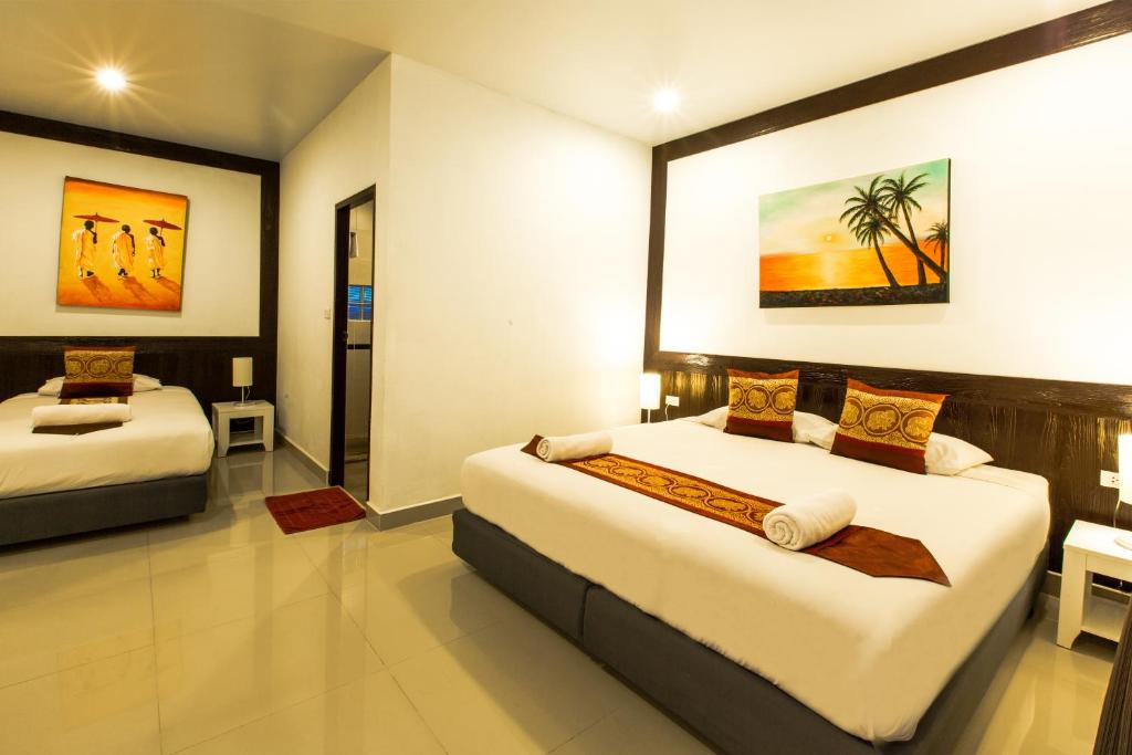 Трехместный (Улучшенный трехместный номер), Phuket Airport Hotel