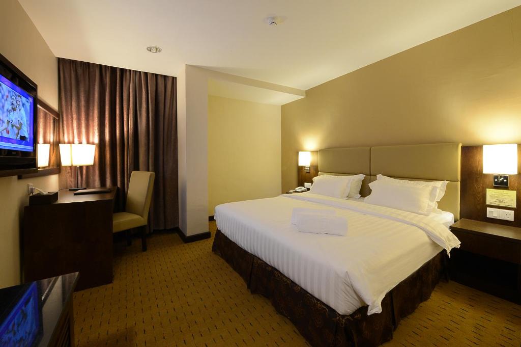 Двухместный (Улучшенный номер с кроватью размера «king-size»), Lintas View Hotel