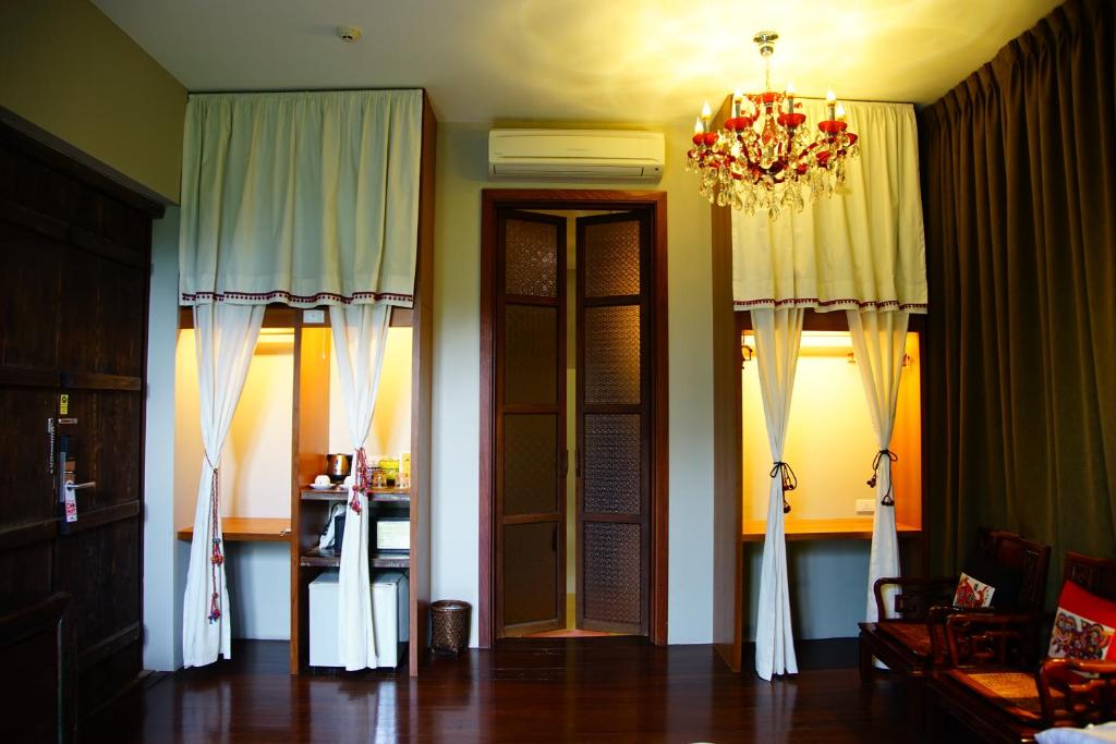 Двухместный (Номер Делюкс с кроватью размера «king-size», вид на канал), Villa Phra Sumen Bangkok