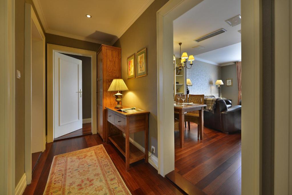 Апартаменты (Семейные апартаменты с бесплатным мини-баром), Marrol's Boutique Hotel