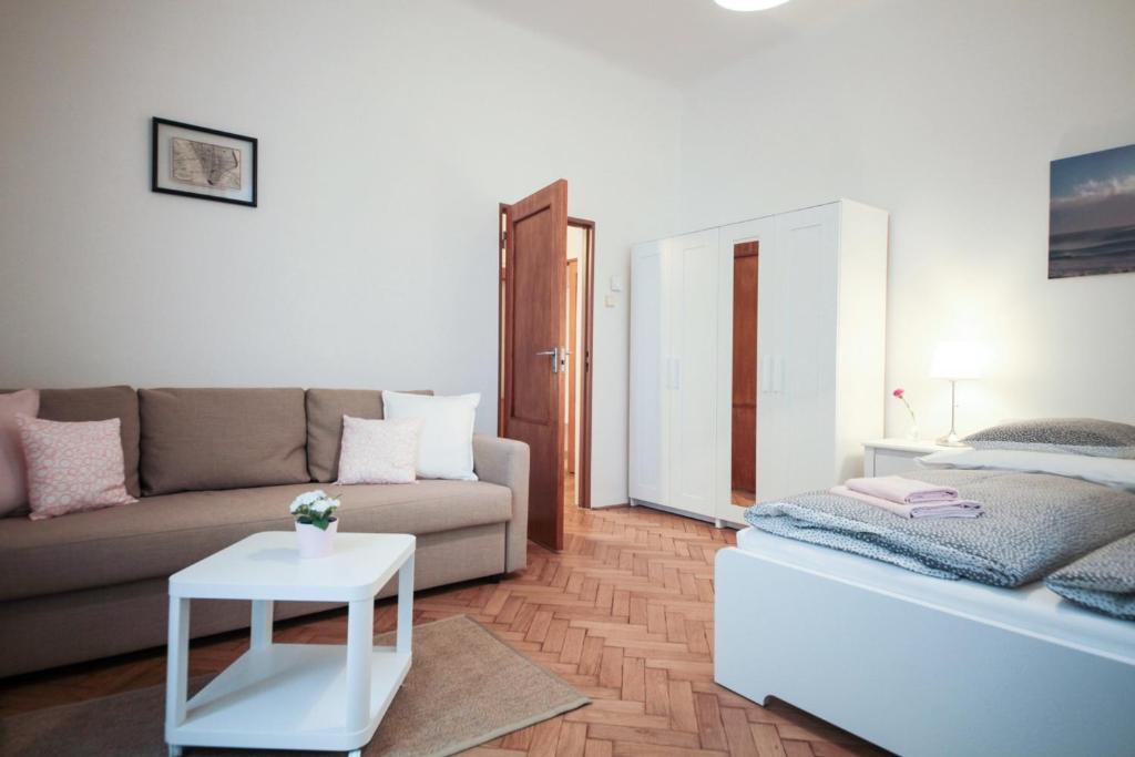 Апартаменты (Улучшенные апартаменты), Апарт-отель Angel City