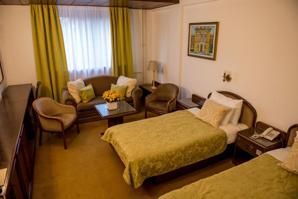 Hotel Grand photo 2