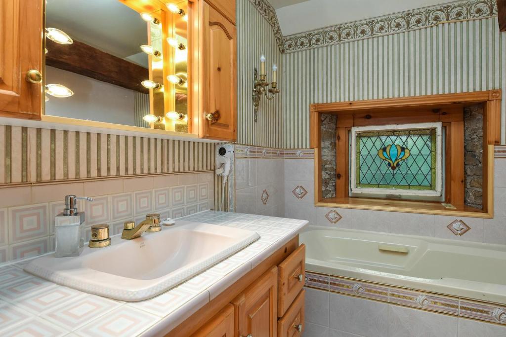 Noble Waterfront Suites photo 4
