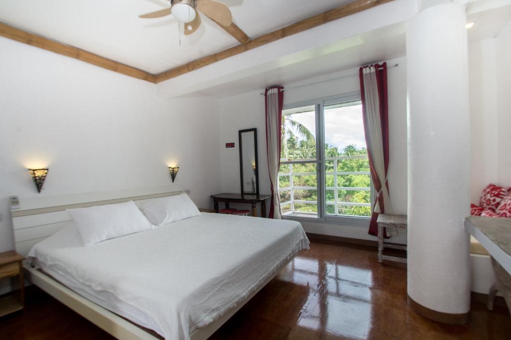 Lanterna Hotel Boracay photo 2