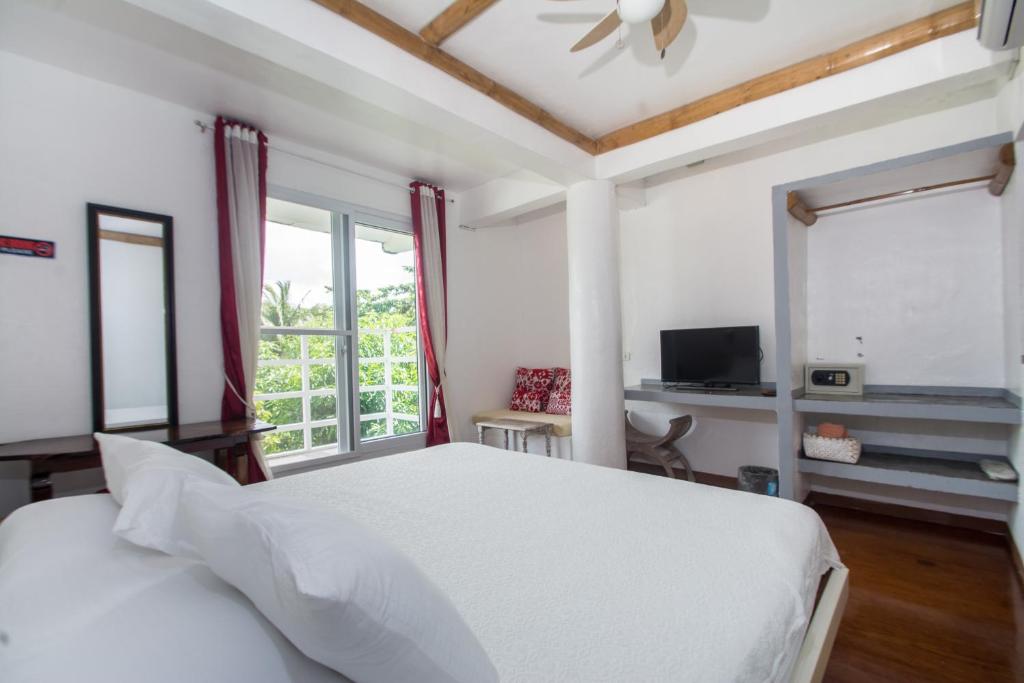 Lanterna Hotel Boracay photo 1