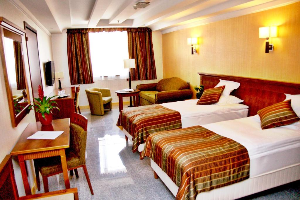 Семейный (Семейный номер), Actor Hotel Budapest