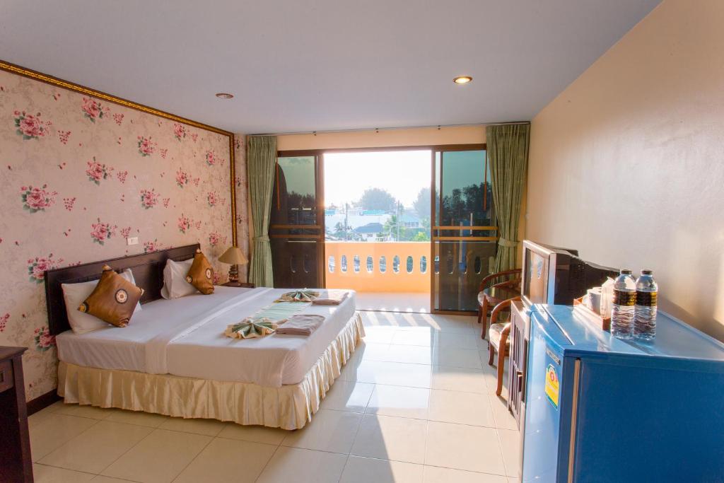 Двухместный (Двухместный номер с 1 кроватью и балконом, вид на море), Surin Sunset Hotel