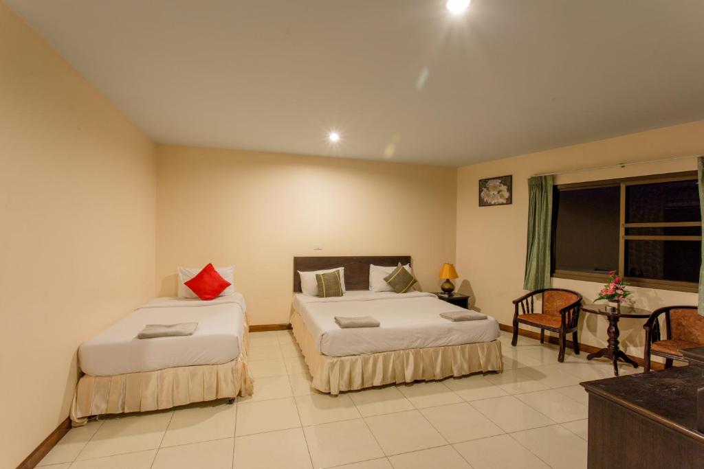 Трехместный (Трехместный номер с собственной ванной комнатой), Surin Sunset Hotel