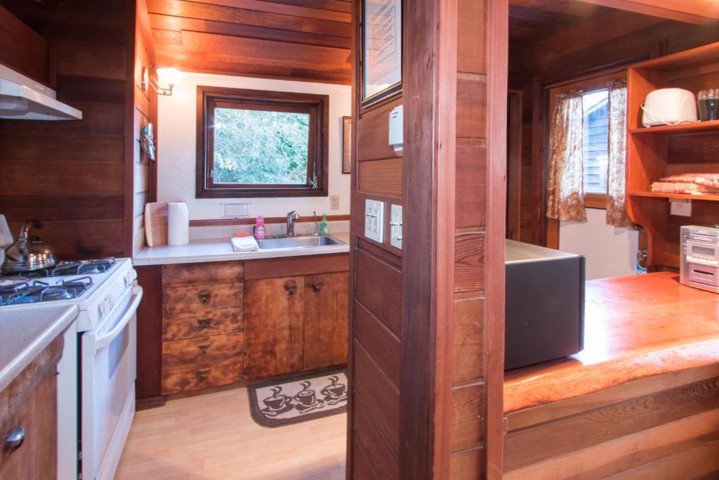 Redwood Cottage photo 1