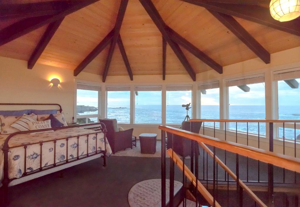 Cliff House at Otter Point photo 3