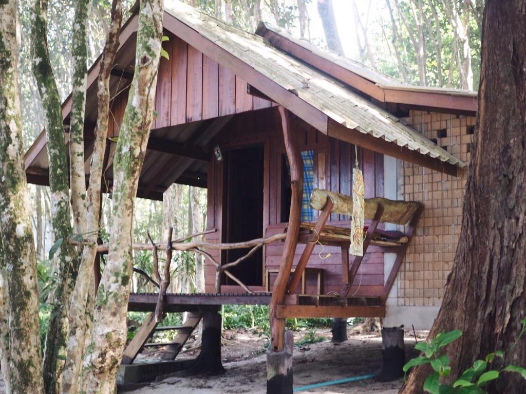 Sunset Bungalow Koh Chang Ranong Room Type - Bungalow - Beach Front