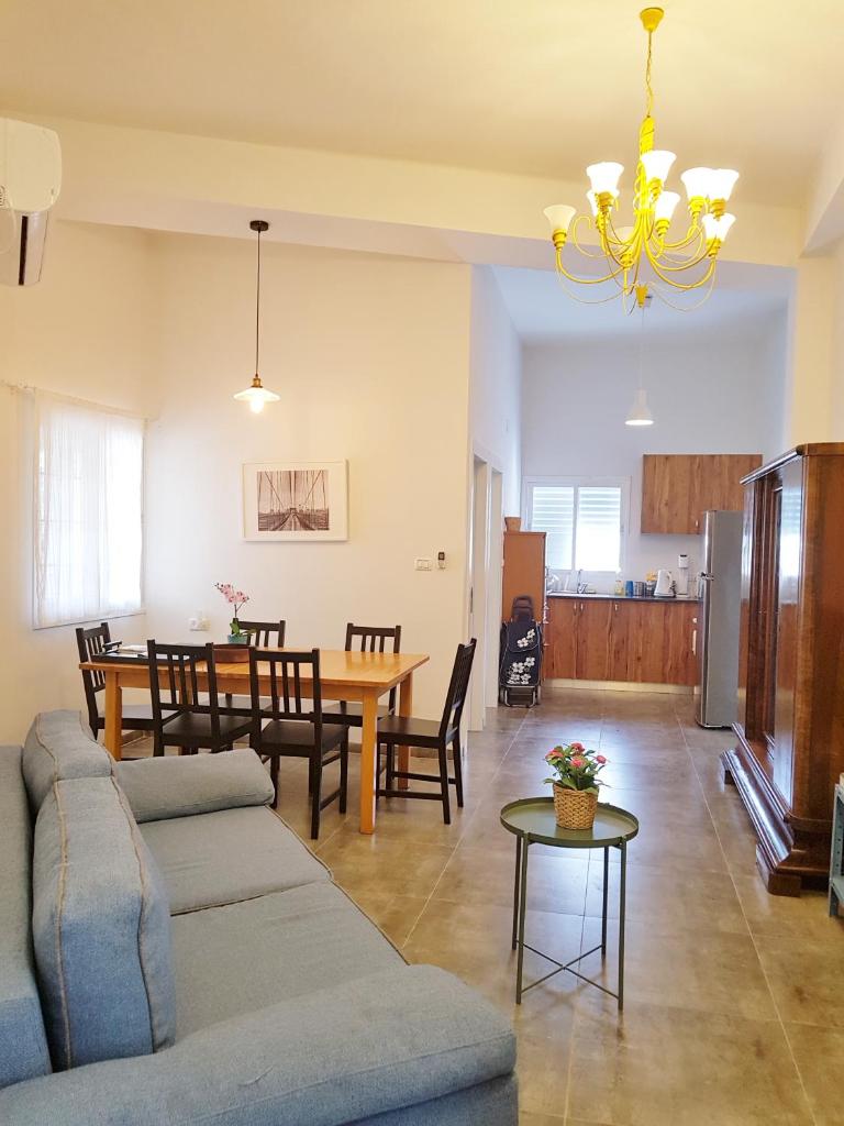 Carmel Apartments photo 3