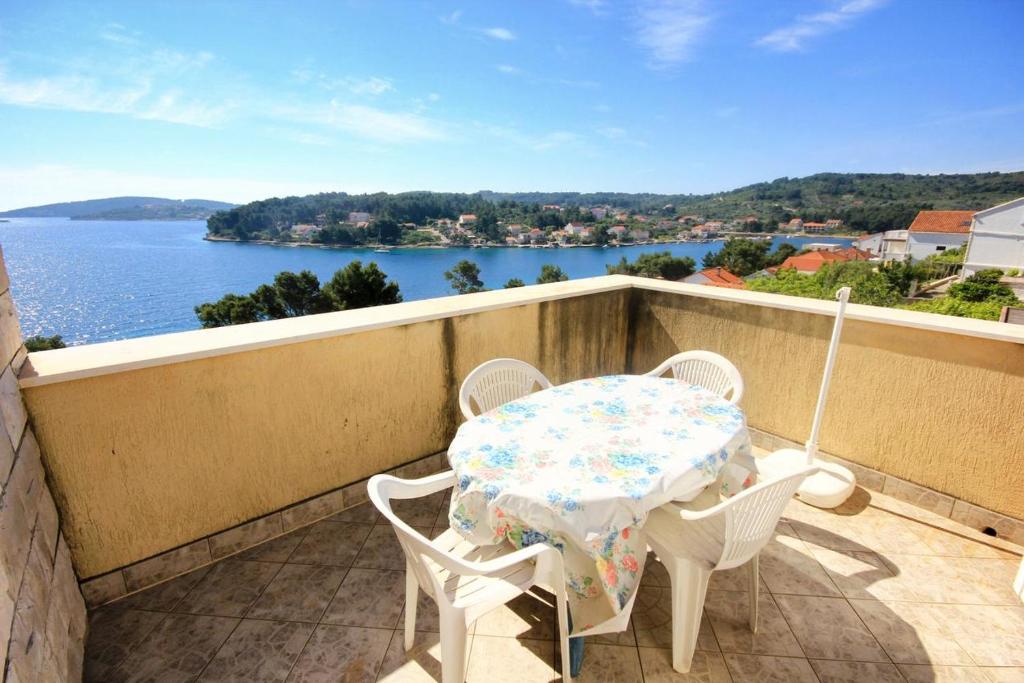 Apartment Lumbarda 4440e