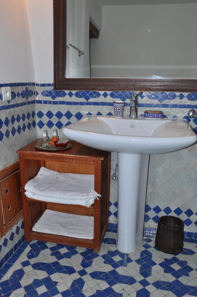Сьюит (Люкс El Guembri), Riad Au 20 Jasmins