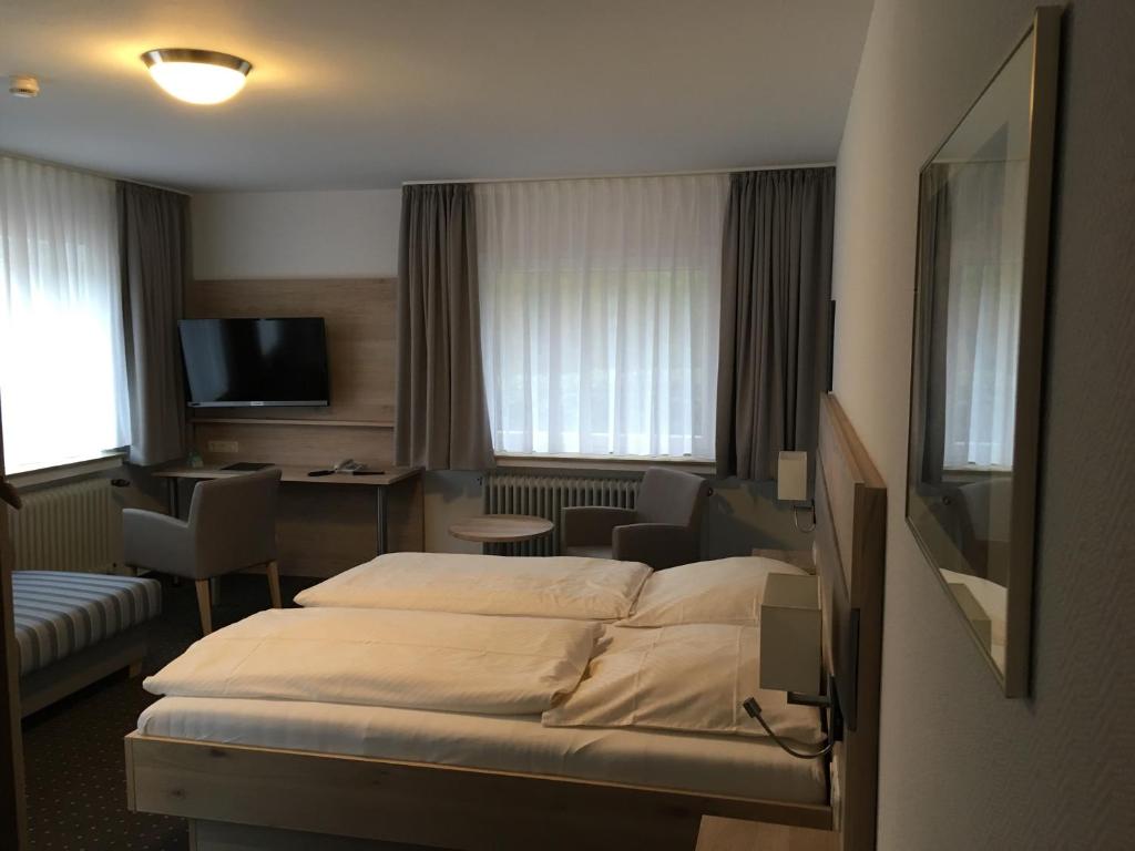 Hotel Neuenburger Hof photo 1