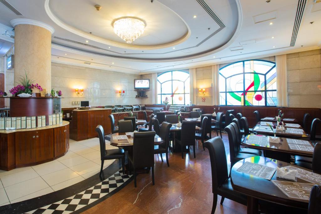 Двухместный (Стандартный номер с кроватью размера «king-size»), Отель York International Hotel