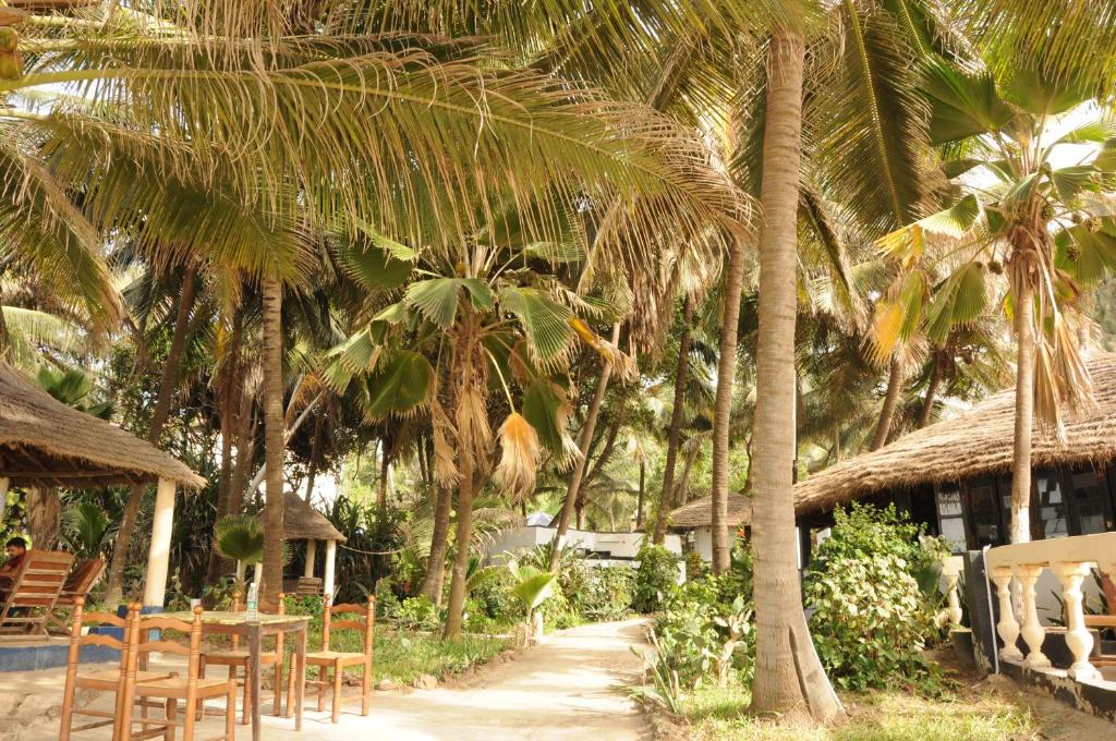 Leybato Beach Hotel photo 1