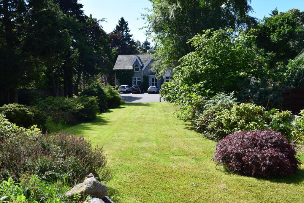 No 45, Ballater photo 2