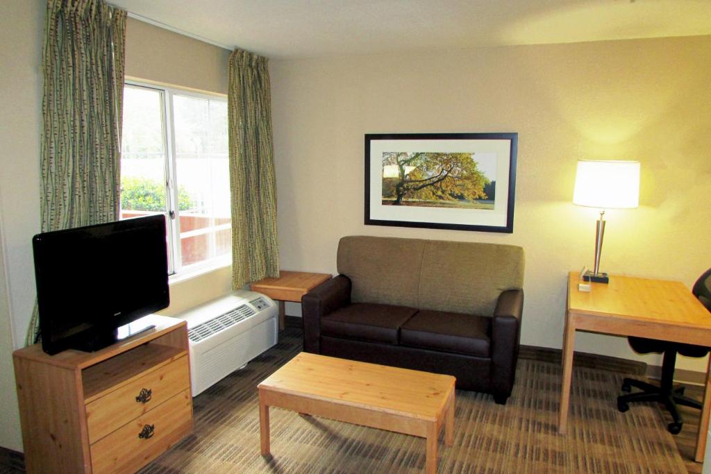 Extended Stay America Suites Pleasanton Chabot Dr - Tap to explore photos
