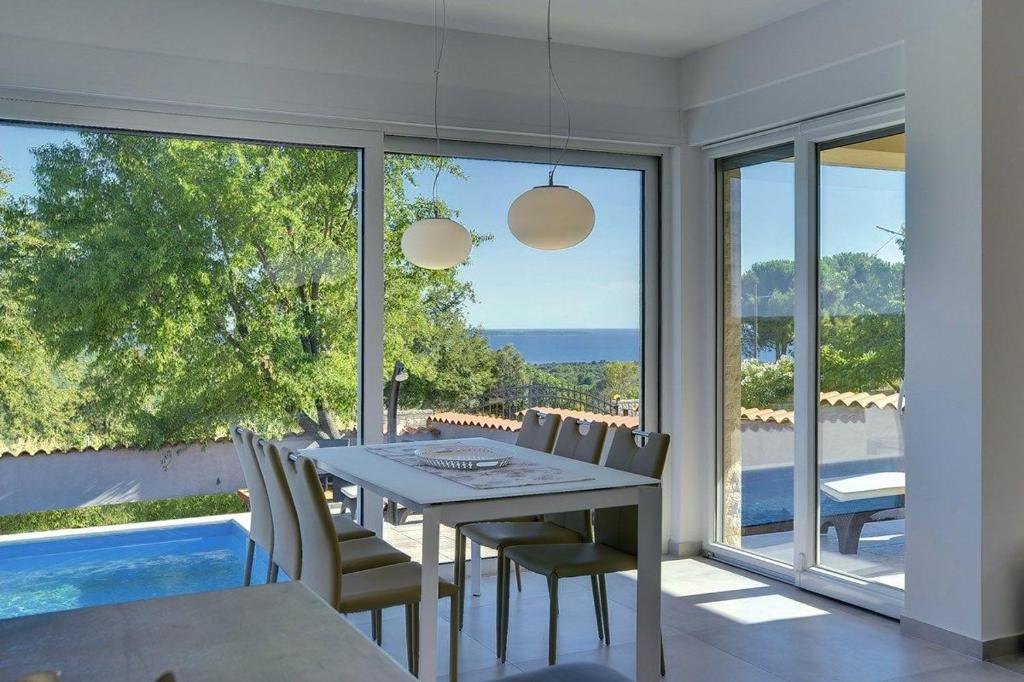 Villa White photo 4