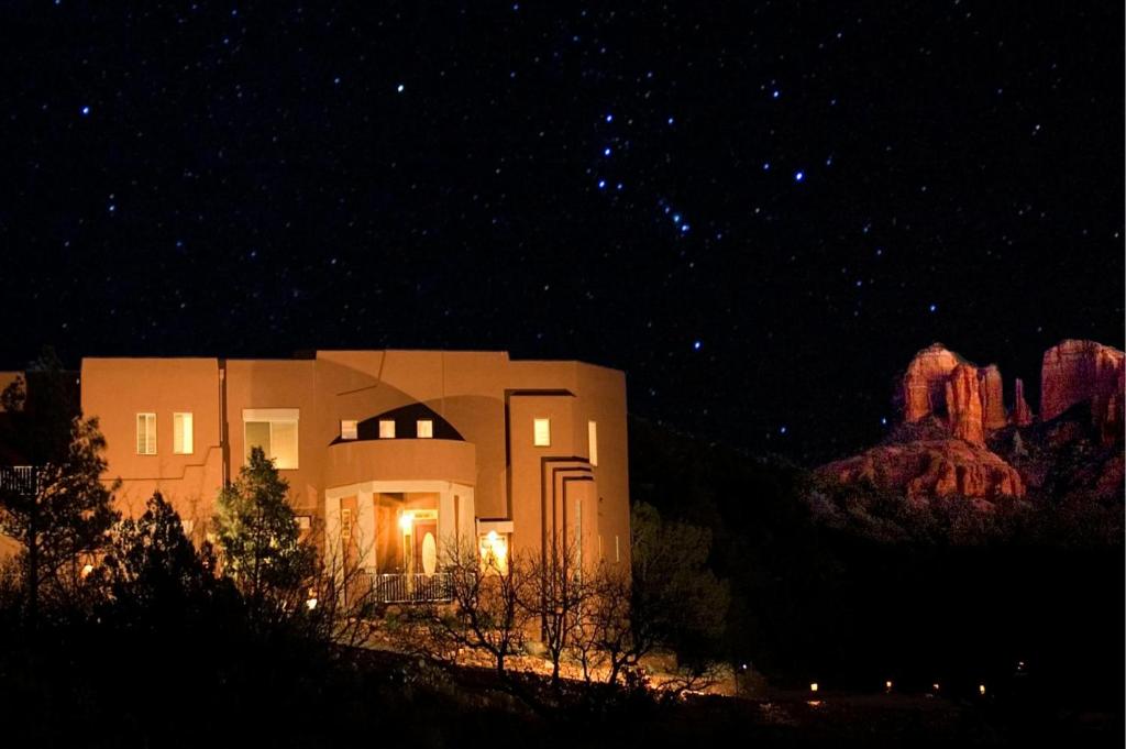 Sedona Cathedral Hideaway B&B and Casita image