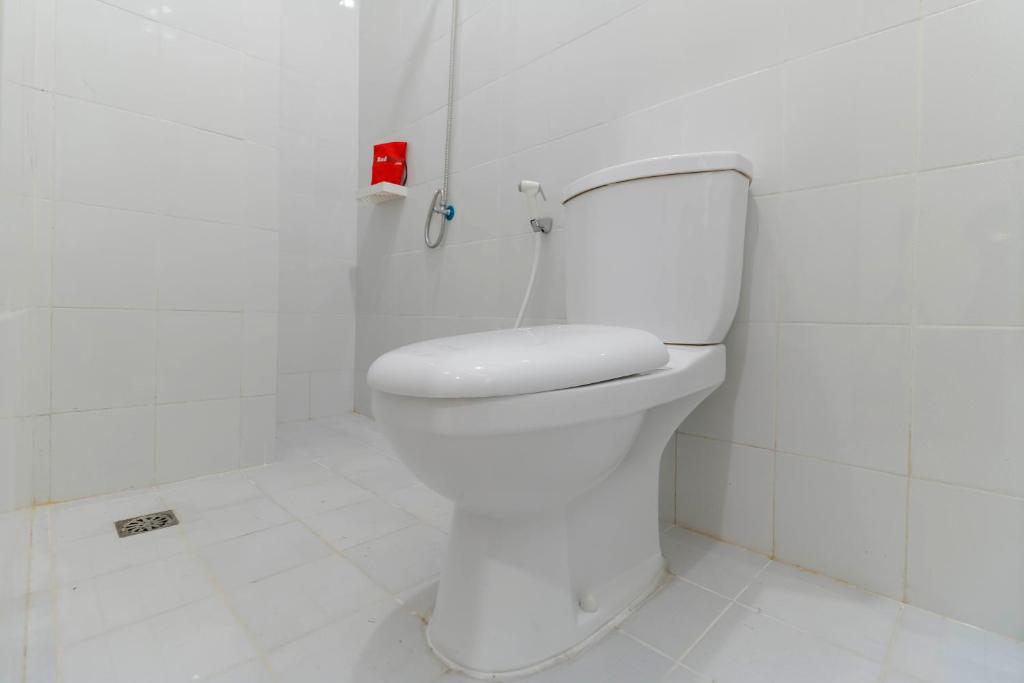 Двухместный (Двухместный номер RedDoorz с 1 кроватью), RedDoorz Plus @ Kapuk Business Park