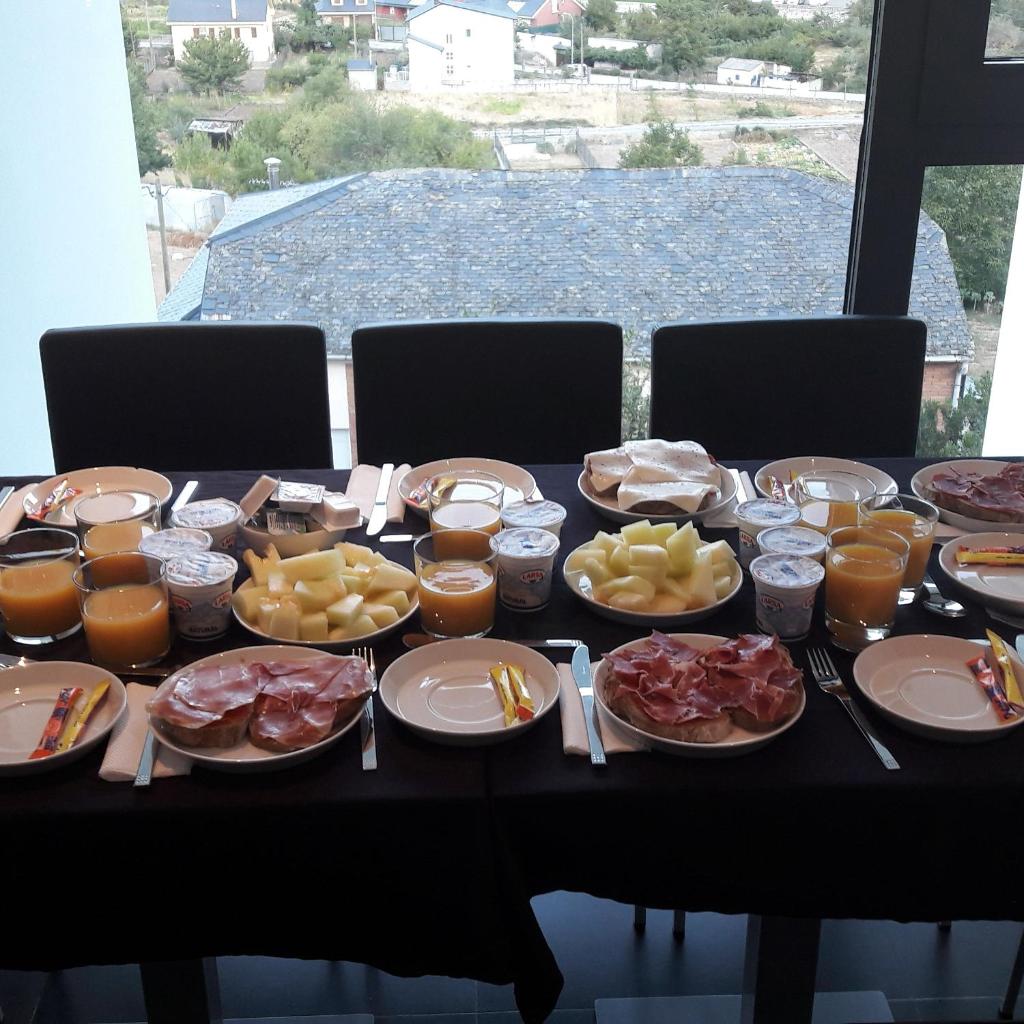 Hostal Tres Campanas photo 3