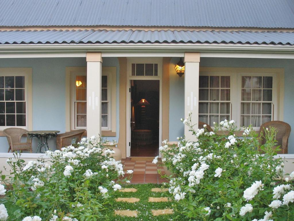 Fleur Bleue & The Timber Frame photo 1