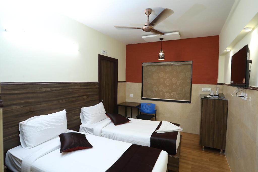 Двухместный (6 Hrs Day Use Room Between 10 AM to 5 PM (Same Day Check-In & Check-Out)), Season 4 Residences - Nungambakkam